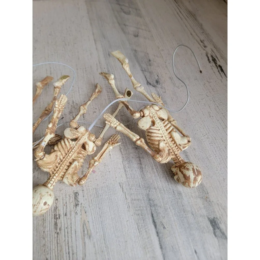 Skeleton mini upside‎ down hanging Halloween set unique